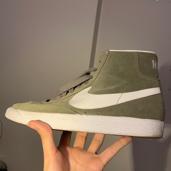 Nike Shoes - Nike Women 8.5 Military Green